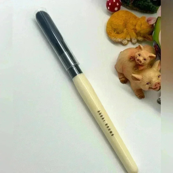 Bobbi Brown Other - 🔥FINAL BEST PRICE 🔥 NEW BOBBI BROWN Sheer Make Up Brush